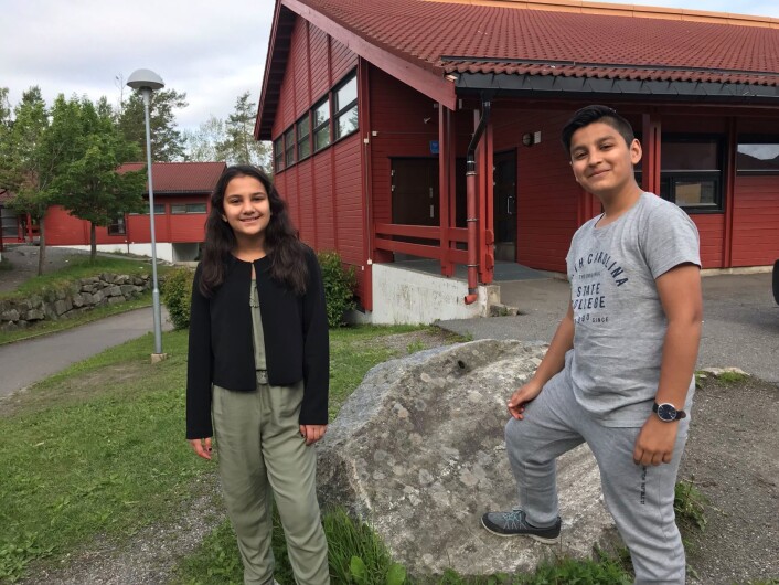 Falak og Zahra var to av elevene som sto hardest på for at elevustillingen ble til en realitet. Foto: Katarina Storalm Falak og Zahra var to av elevene som sto hardest på for at elevustillingen ble til en realitet. Foto: Katarina Storalm