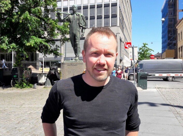 Der er en skam, sier Jonas Bals LO-rådgiver om hvordan arbeidsforholdene på Nasjonalmuseet har blitt en salderingspost. Foto: Anders Høilund Der er en skam, sier Jonas Bals LO-rådgiver om hvordan arbeidsforholdene på Nasjonalmuseet har blitt en salderingspost. Foto: Anders Høilund
