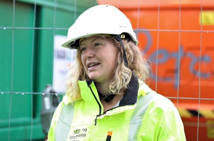 — Uteområdene i Jordal-parken skal ferdigstilles høsten 2020. En del av dette er den mye omtalte Hovinbekken som satte hele prosjektet på vent i en god stund, sier assisterende prosjektleder Kristina Bødal. Foto: André Kjernsli — Uteområdene i Jordal-parken skal ferdigstilles høsten 2020. En del av dette er den mye omtalte Hovinbekken som satte hele prosjektet på vent i en god stund, sier assisterende prosjektleder Kristina Bødal. Foto: André Kjernsli