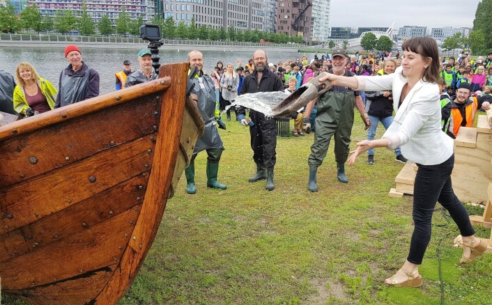 Kulturbyråd Rina Mariann Hansen (Ap) fikk æren av å døpe "Norild" i Middelalderparken tirsdag formiddag. Foto: Christian Boger Kulturbyråd Rina Mariann Hansen (Ap) fikk æren av å døpe "Norild" i Middelalderparken tirsdag formiddag. Foto: Christian Boger