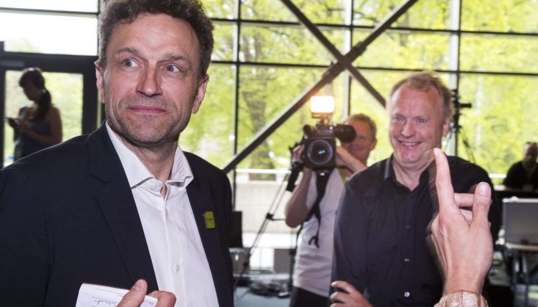 Miljø- og samferdselsbyråd Arild Hermstad (MDG) (t.v) åpner for å sette leilighetsnormen i spill for å dempe prisveksten på boligmarkedet i Oslo. Miljø- og samferdselsbyråd Arild Hermstad (MDG) (t.v) åpner for å sette leilighetsnormen i spill for å dempe prisveksten på boligmarkedet i Oslo.