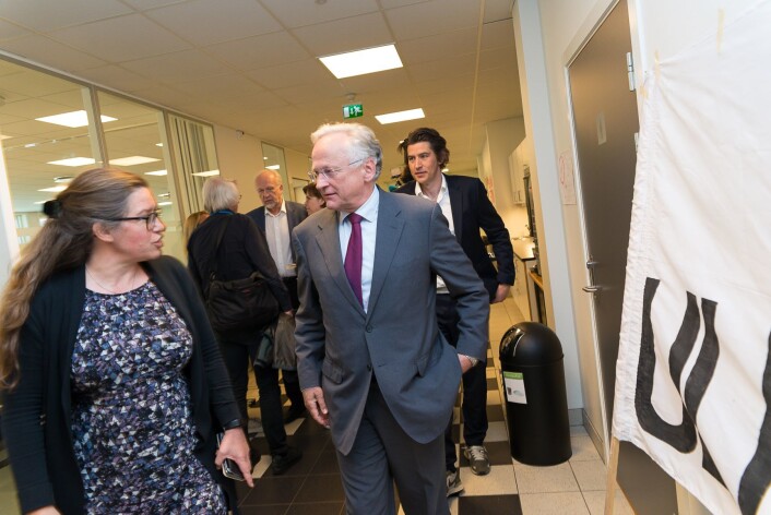 Styremøte i Helse sør-øst i Hamar i forbindelse med nedleggelse av Ullevål og bygging av nye sykehus på Aker og Gaustad. Foretakstillitsvalgt for Psykologforeningen på Oslo universitetssykehus, Birgit Aandraa, og Helse sør-øst-styreleder Svein Ingvar Gjerdrem. Foto: Jo E. Brenden / NTB scanpix Styremøte i Helse sør-øst i Hamar i forbindelse med nedleggelse av Ullevål og bygging av nye sykehus på Aker og Gaustad. Foretakstillitsvalgt for Psykologforeningen på Oslo universitetssykehus, Birgit Aandraa, og Helse sør-øst-styreleder Svein Ingvar Gjerdrem. Foto: Jo E. Brenden / NTB scanpix