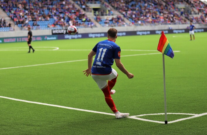 Bård Finne tar en Pride-corner, det var ellers lite å være stolt av for VIF i første omgang. Foto: André Kjernsli Bård Finne tar en Pride-corner, det var ellers lite å være stolt av for VIF i første omgang. Foto: André Kjernsli