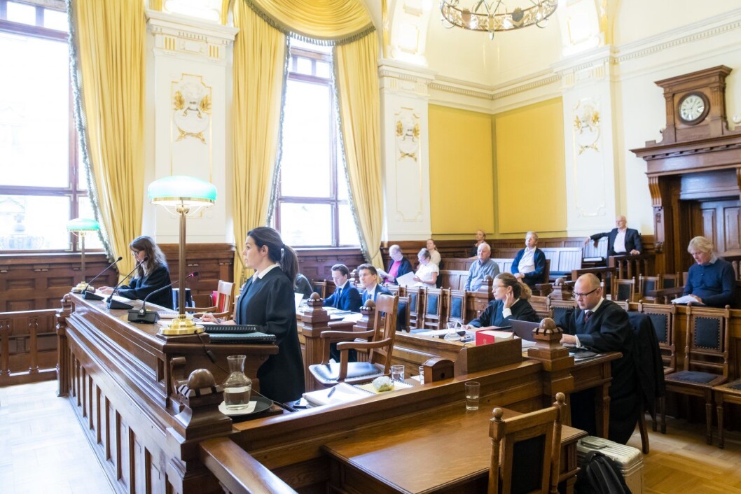 Assisterende kommuneadvokat for Oslo kommune, Trine Riiber (nærmest) og advokat Bettina Banoun representerte partene da Høyesterett behandlet gruppesøksmålet om eiendomsskatt. Foto: Håkon Mosvold Larsen / NTB scanpix Assisterende kommuneadvokat for Oslo kommune, Trine Riiber (nærmest) og advokat Bettina Banoun representerte partene da Høyesterett behandlet gruppesøksmålet om eiendomsskatt. Foto: Håkon Mosvold Larsen / NTB scanpix
