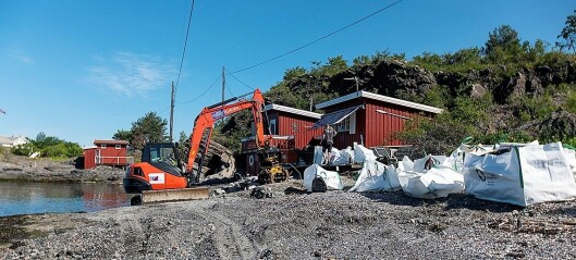 Storaksjon mot ulovlig bygging i Oslos strandsone. Her rives en ulovlig hytte på Rambergøya