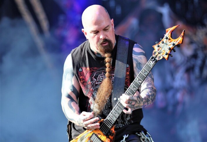 Kerry King spiller rask gitar i det amerikanske Trash-metalbandet Slayer. Kerry King spiller rask gitar i det amerikanske Trash-metalbandet Slayer.