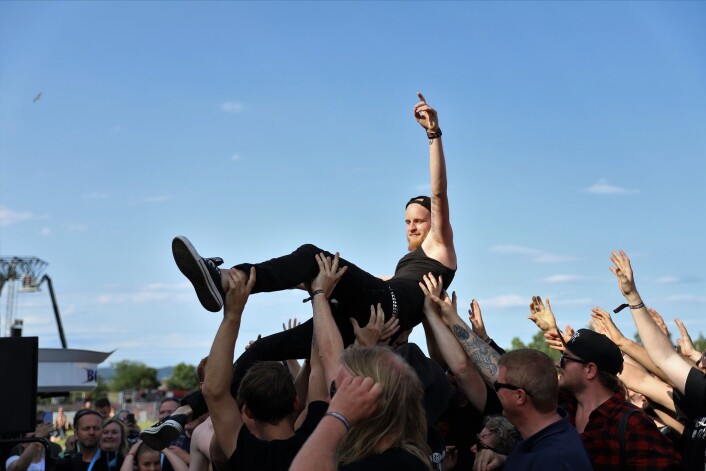 Når du deltar i NM i luftgitar blir du behandlet som en rockestjerne også. Foto: André Kjernsli Når du deltar i NM i luftgitar blir du behandlet som en rockestjerne også. Foto: André Kjernsli