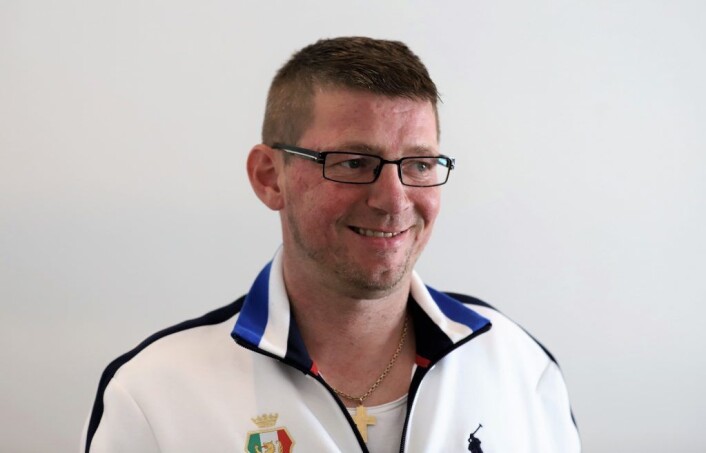 Snart fem år uten rus og gjennomfort ANTA-kurs. Da er det greit at Svein Arnesen smiler lurt. Foto: André Kjernsli Snart fem år uten rus og gjennomfort ANTA-kurs. Da er det greit at Svein Arnesen smiler lurt. Foto: André Kjernsli