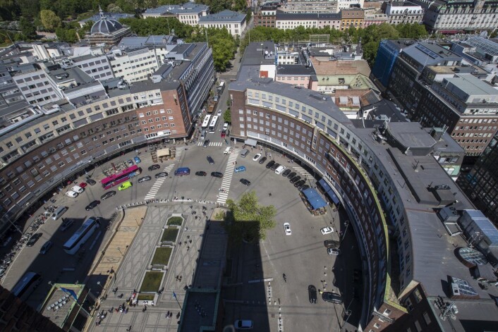 Da Frithjof Nansens plass ble bilfri, fjernet byrådet HC-plasser. Men nå er handikapp-parkeringen gjenopprettet.<br />Foto: Vidar Ruud / NTB scanpix Da Frithjof Nansens plass ble bilfri, fjernet byrådet HC-plasser. Men nå er handikapp-parkeringen gjenopprettet.<br />Foto: Vidar Ruud / NTB scanpix