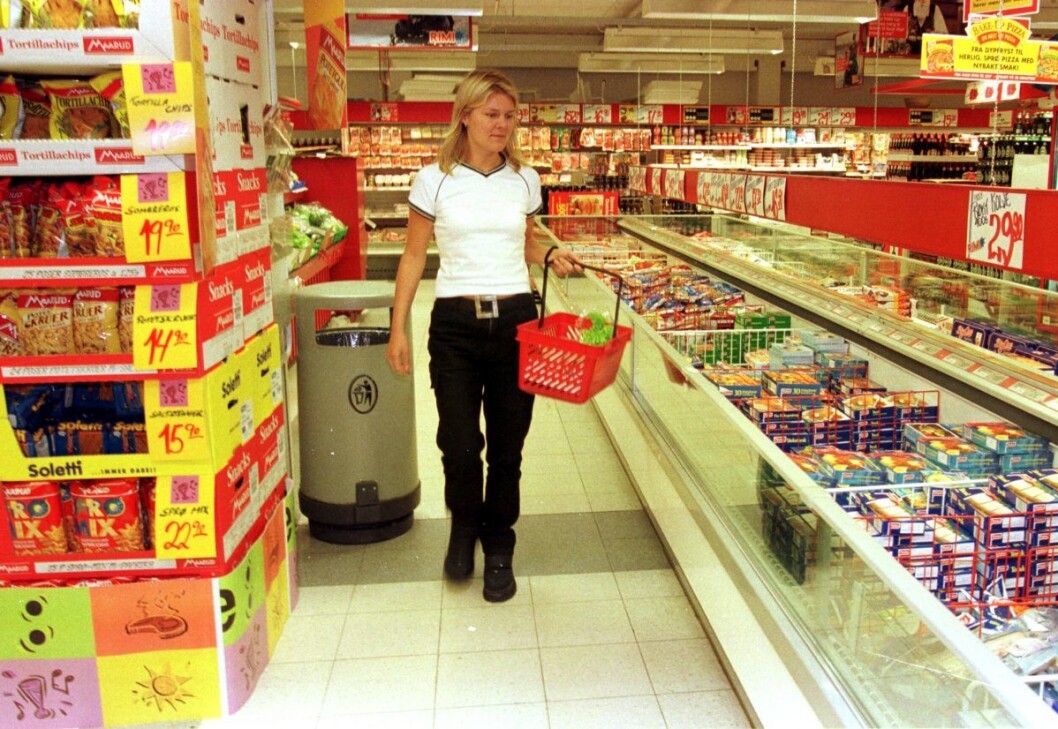 I snitt har norske butikker kun 61 prosent av utvalget av en svensk butikk, ifølge en ny SIFO-rapport skrevet på oppdrag for Nærings- og fiskeridepartementet. Illustrasjonsfoto fra en Rimi-butikk. Scan-foto: Anders Knudsen I snitt har norske butikker kun 61 prosent av utvalget av en svensk butikk, ifølge en ny SIFO-rapport skrevet på oppdrag for Nærings- og fiskeridepartementet. Illustrasjonsfoto fra en Rimi-butikk. Scan-foto: Anders Knudsen