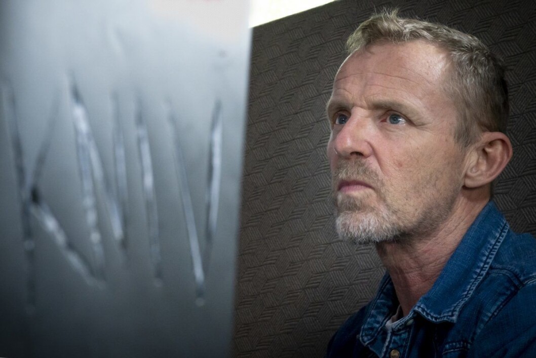 Jo Nesbø selger bra i Storbritannia og USA med «Kniv», den 12. boken om Harry Hole. Den blir utgitt av Aschehoug forlag. Foto: Heiko Junge / NTB scanpix Jo Nesbø selger bra i Storbritannia og USA med «Kniv», den 12. boken om Harry Hole. Den blir utgitt av Aschehoug forlag. Foto: Heiko Junge / NTB scanpix