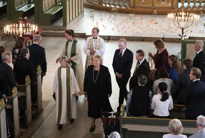 Statsminister Erna Solberg under den nasjonale minnemarkeringen for 22. juli i Oslo domkirke, der et lys var tent for hver av de omkomne. Foto: Berit Roald / NTB scanpix Statsminister Erna Solberg under den nasjonale minnemarkeringen for 22. juli i Oslo domkirke, der et lys var tent for hver av de omkomne. Foto: Berit Roald / NTB scanpix