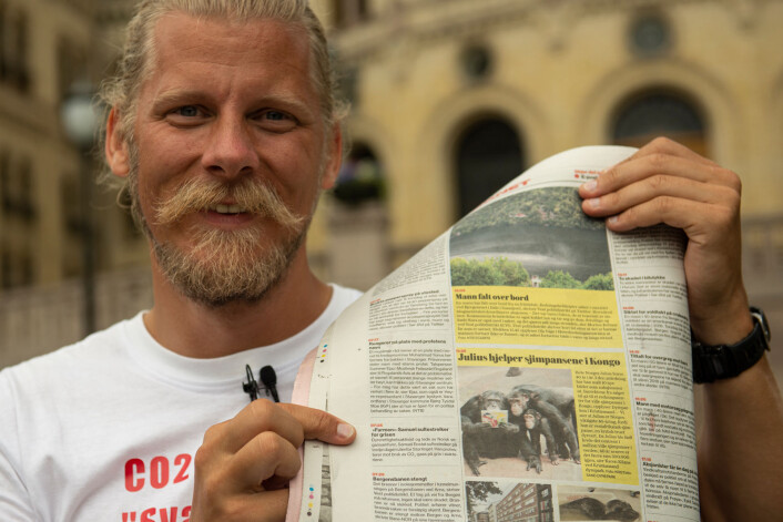Femte dag og Samuel Rostøl må le litt over hva landets største avis, VG, skriver om ham og sultestreiken. Foto: Morten Lauveng Jørgensen Femte dag og Samuel Rostøl må le litt over hva landets største avis, VG, skriver om ham og sultestreiken. Foto: Morten Lauveng Jørgensen