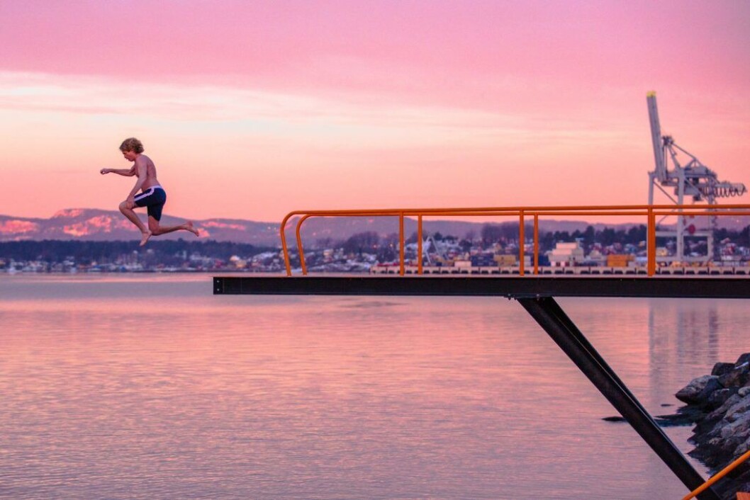 Splitter nye Bekkelagsbadet åpnet i mai i år ved Ormsund. Kvelds- og nattbad kan bli fristende når Oslo får årets første tropenetter denne uka. Foto: Geir Anders Rybakken Ørslien Splitter nye Bekkelagsbadet åpnet i mai i år ved Ormsund. Kvelds- og nattbad kan bli fristende når Oslo får årets første tropenetter denne uka. Foto: Geir Anders Rybakken Ørslien
