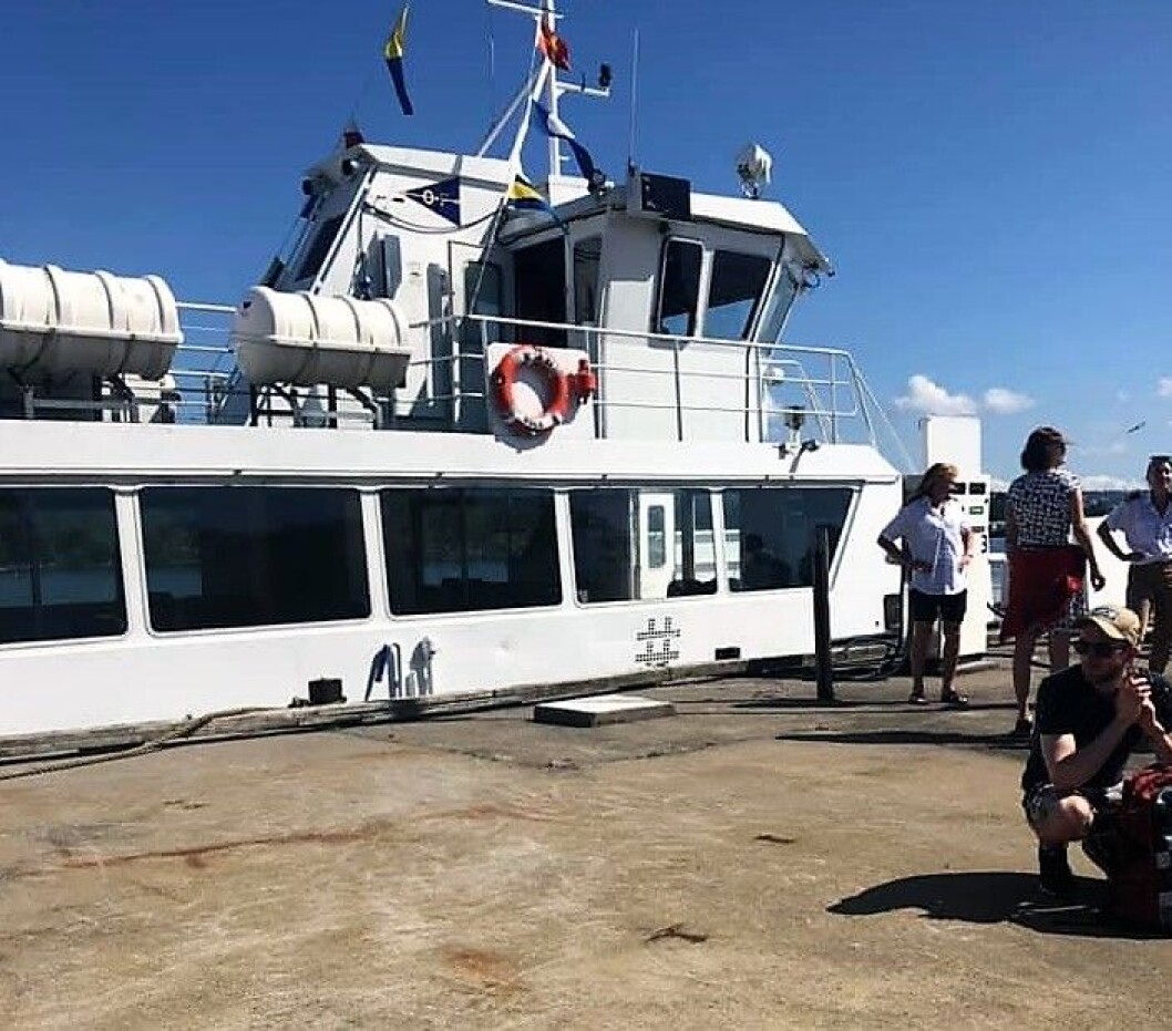 Onsdag ettermiddag var øyferga Oslo XI igjen involvert i et ublidt møte med en kai. Denne gang på ferjekaia Lindøya Øst. Ingen personer kom denne gang til skade. Foto: Kjersti Opstad Onsdag ettermiddag var øyferga Oslo XI igjen involvert i et ublidt møte med en kai. Denne gang på ferjekaia Lindøya Øst. Ingen personer kom denne gang til skade. Foto: Kjersti Opstad