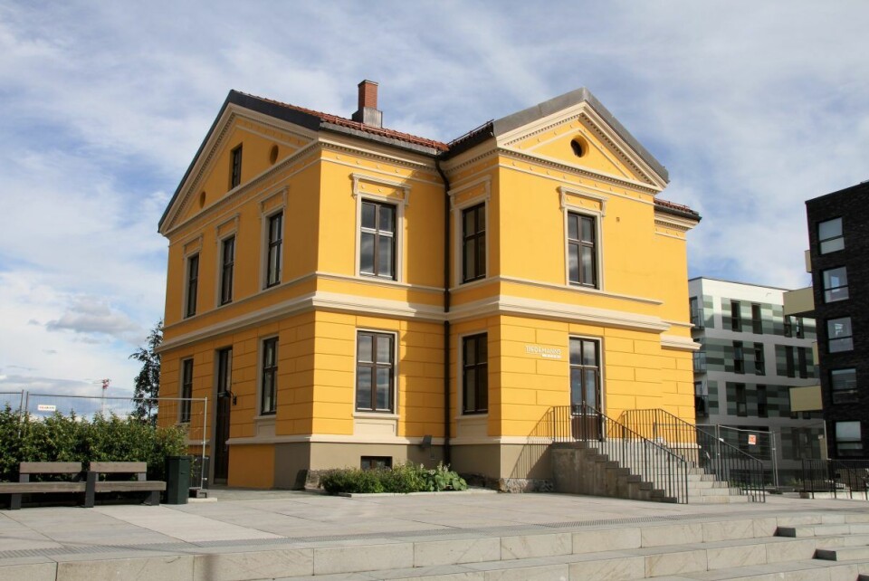 Den gamle praktvillaen ligger midt blant nybyggene i Tiedemannsbyen. Foto: Per Øivind Eriksen / Ensjø aktuell informasjon