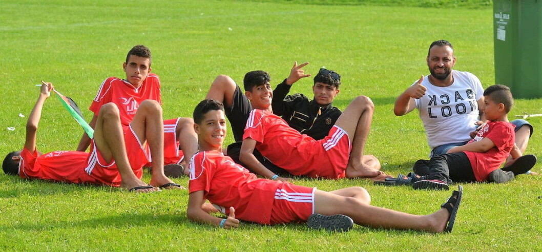 De palestinske spillerne på Norway Cup ble fratatt sitt opprinnelige pausetelt. Arrangøren mente teltet var en politisk markering. Foto: Marianne Maja Stenerud De palestinske spillerne på Norway Cup ble fratatt sitt opprinnelige pausetelt. Arrangøren mente teltet var en politisk markering. Foto: Marianne Maja Stenerud