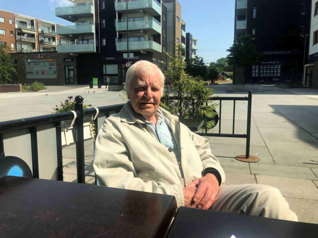 –Rodny Kaastad frykter at bussmangelen gjør at folk blir sittende hjemme i stedet for å komme seg ut og ta seg en kopp kaffe, prate med folk og være sosiale. Foto: Naimo Kahiye –Rodny Kaastad frykter at bussmangelen gjør at folk blir sittende hjemme i stedet for å komme seg ut og ta seg en kopp kaffe, prate med folk og være sosiale. Foto: Naimo Kahiye