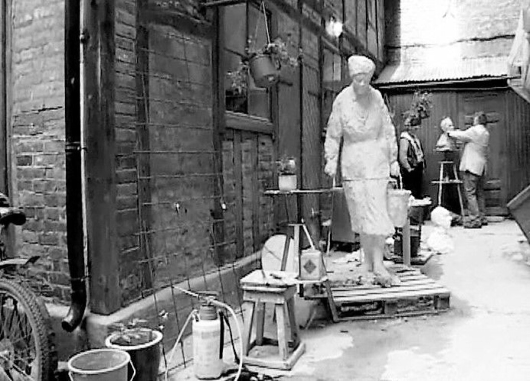 Arne Skarpsnos skulptur under utforming. Foto: Terje Børjesson Arne Skarpsnos skulptur under utforming. Foto: Terje Børjesson