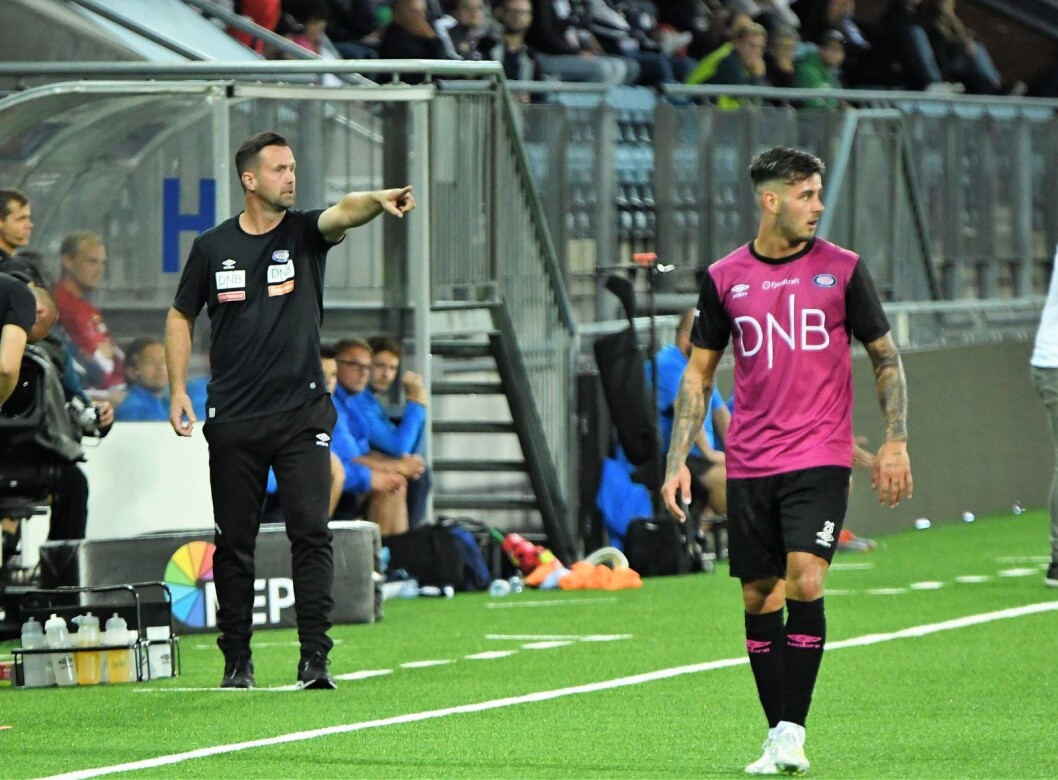 VIF skuffet i Drammen: — I andre omgang skal vi fortsette å presse Godset høyt. Men gutta gjør ikke som de får beskjed om, sier VIF-trener Ronny Deila om nederlaget mot Godset. Foto: Christian Boger VIF skuffet i Drammen: — I andre omgang skal vi fortsette å presse Godset høyt. Men gutta gjør ikke som de får beskjed om, sier VIF-trener Ronny Deila om nederlaget mot Godset. Foto: Christian Boger
