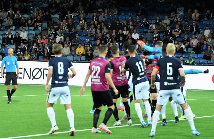 Godset-keeper og nysignering Martin Hansen uheldig i feltet og Vålerenga reduserer til 3-2. Foto: Christian Boger Godset-keeper og nysignering Martin Hansen uheldig i feltet og Vålerenga reduserer til 3-2. Foto: Christian Boger