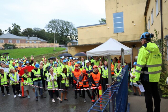 Mange møtte frem for å overvære dagens rivestart. Foto: André Kjernsli Mange møtte frem for å overvære dagens rivestart. Foto: André Kjernsli