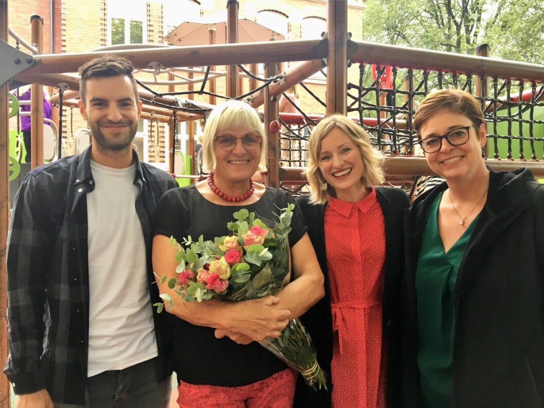 Leder for aktivitetskolen på Grünerløkka skole Daniel Vranic, rektor Ellen Lühr, byråd Inga Marte Thorkildsen og FAU-leder Birgitte Schjøtt Christensen. Foto: Vibeke Skistad Leder for aktivitetskolen på Grünerløkka skole Daniel Vranic, rektor Ellen Lühr, byråd Inga Marte Thorkildsen og FAU-leder Birgitte Schjøtt Christensen. Foto: Vibeke Skistad