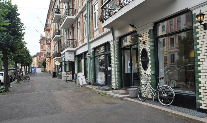 De næringsdrivende i Colbjørnsens gate på Frogner frykter butikkene langs gata vil forsvinne om det blir sykkelfelt i begge retninger i gata. Foto: Christian Boger De næringsdrivende i Colbjørnsens gate på Frogner frykter butikkene langs gata vil forsvinne om det blir sykkelfelt i begge retninger i gata. Foto: Christian Boger