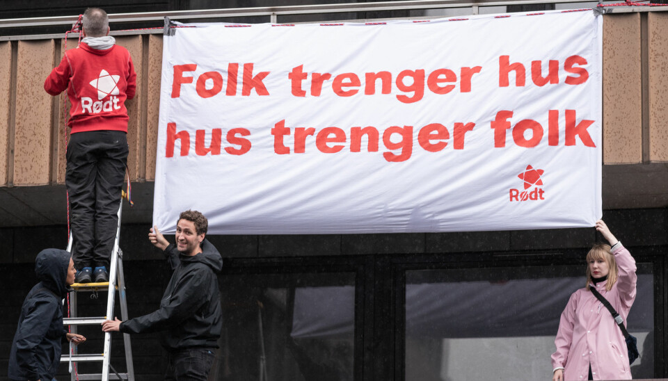 Mange har irritert seg over at bygården står tom. Her fra en aksjon, gjennomført av Rødt i Gamle Oslo.