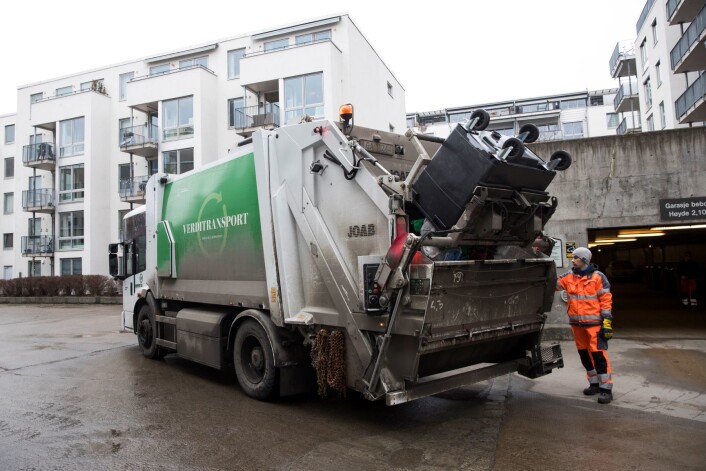 Renovasjonsarbeidere henter Oslo-beboernes søppel. Foto: Håkon Mosvold Larsen / NTB scanpix Renovasjonsarbeidere henter Oslo-beboernes søppel. Foto: Håkon Mosvold Larsen / NTB scanpix