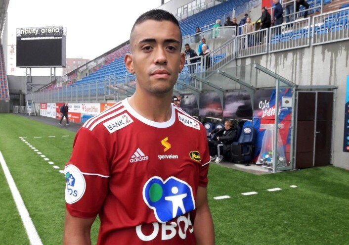 Midtbanespiller Moa Mahnin spilte en eldig god kamp, og fikk en stor mulighet til å bli matchvinner på overtid. Dessverre gikk skuddet like utenfor. Foto: Anders Høilund Midtbanespiller Moa Mahnin spilte en eldig god kamp, og fikk en stor mulighet til å bli matchvinner på overtid. Dessverre gikk skuddet like utenfor. Foto: Anders Høilund