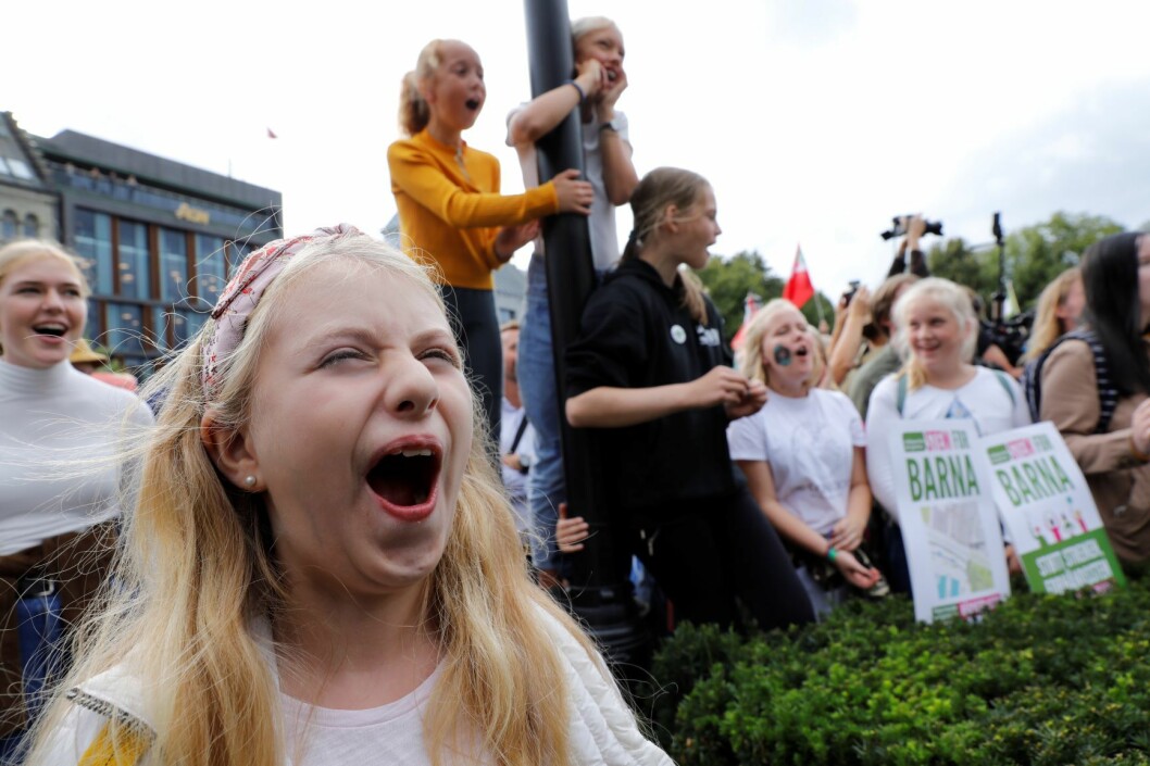 Flere tusen mennesker deltok i klimabrølet i Oslo fredag ettermiddag. 11 år gamle Bettina Skjerstad-Hansen fra Tåsen hadde møtt opp for klimasaken. Foto: Ole Berg-Rusten / NTB scanpix