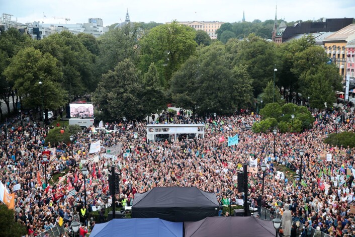 Flere tusen personer er ventet for å delta i klimabrølet på Eidsvolds plass foran Stortinget i Oslo fredag. Foto: Håkon Mosvold Larsen / NTB scanpix Flere tusen personer er ventet for å delta i klimabrølet på Eidsvolds plass foran Stortinget i Oslo fredag. Foto: Håkon Mosvold Larsen / NTB scanpix
