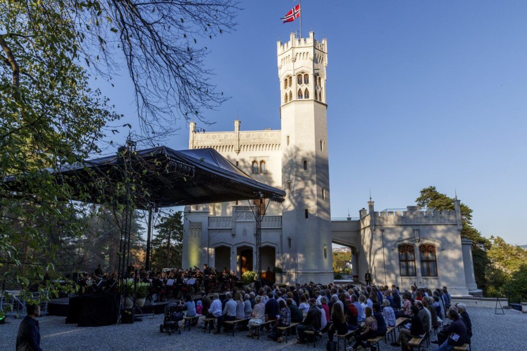 Kongeparets gullbryllup ble i fjor feiret med konsert ved Oscarshall. I år er lystslottet på Bygdøy en av 12 konsertarenaer for Oslo kammermusikkfestival. Foto: Cornelius Poppe / NTB scanpix Kongeparets gullbryllup ble i fjor feiret med konsert ved Oscarshall. I år er lystslottet på Bygdøy en av 12 konsertarenaer for Oslo kammermusikkfestival. Foto: Cornelius Poppe / NTB scanpix