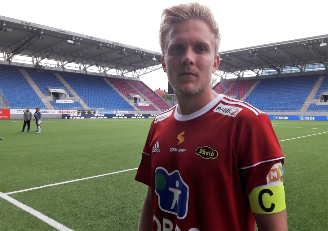 Skeids kaptein Tom Skogsrud, uten sminke og uten smil etter kampen mot Konsvinger. 0-2 var ikke det han ønsket seg. Foto: Anders Høilund Skeids kaptein Tom Skogsrud, uten sminke og uten smil etter kampen mot Konsvinger. 0-2 var ikke det han ønsket seg. Foto: Anders Høilund