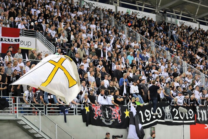 Mange RBK-supportere på plass i kveld. Foto: André Kjernsli Mange RBK-supportere på plass i kveld. Foto: André Kjernsli