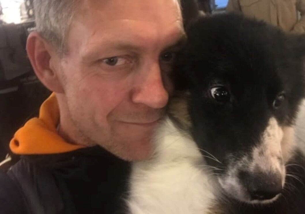 Hundeeier Nicolai var fortvilet over tyveriet av hunden Balder. Sammen med sin niese finsømmet han han byen. Foto: Privat Hundeeier Nicolai var fortvilet over tyveriet av hunden Balder. Sammen med sin niese finsømmet han han byen. Foto: Privat