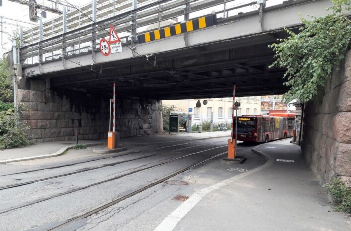Bommen i Oslo gate har stått åpen i lengre tid. Foto: Anders Høilund Bommen i Oslo gate har stått åpen i lengre tid. Foto: Anders Høilund