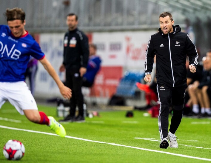 RBK-trener Eirik Horneland beklaget albueslaget mot VIFs Sam Adekugbe etter 1-1 oppgjøret på Intility stadion. Foto: Berit Roald / NTB scanpix RBK-trener Eirik Horneland beklaget albueslaget mot VIFs Sam Adekugbe etter 1-1 oppgjøret på Intility stadion. Foto: Berit Roald / NTB scanpix