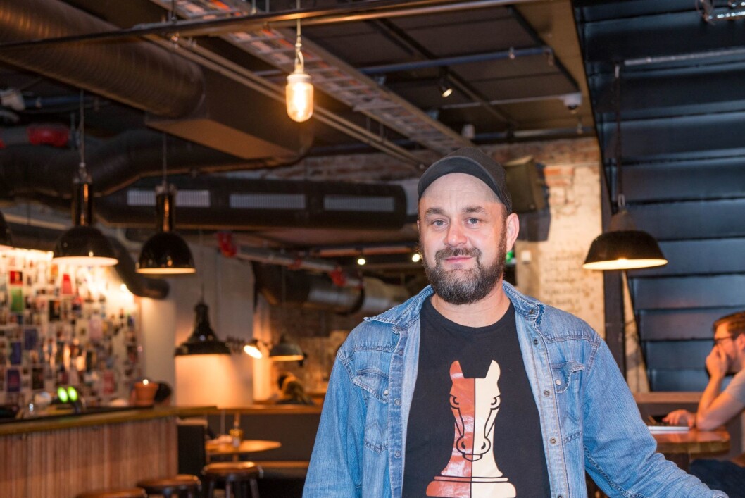 Runar S. Eggesvik, fra Trøbbelskyter, tror kjedene vil tape, mens entreprenørene vil vinne på den kraftige veksten i utelivsbransjen. Foto: Hilde Kari Nylund Runar S. Eggesvik, fra Trøbbelskyter, tror kjedene vil tape, mens entreprenørene vil vinne på den kraftige veksten i utelivsbransjen. Foto: Hilde Kari Nylund