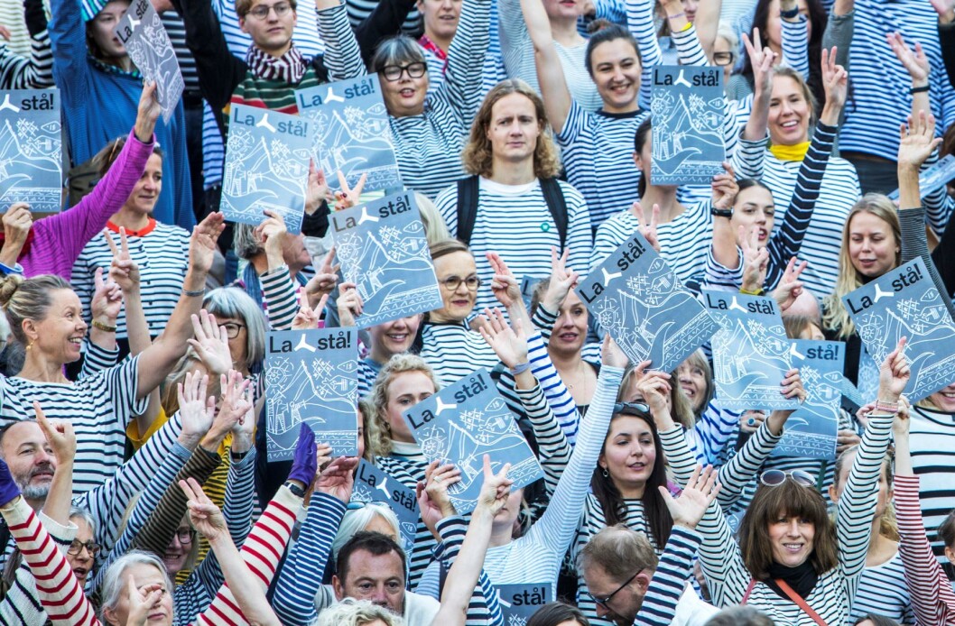 Demonstrantene for Y-blokka var iført stripete plagg for å hedre Picasso. Foto: Ole Berg-Rusten / NTB scanpix Demonstrantene for Y-blokka var iført stripete plagg for å hedre Picasso. Foto: Ole Berg-Rusten / NTB scanpix