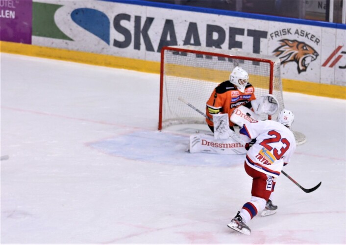 Mats Trygg klarte ikke å score alene med Frisk-keeperen. Foto: André Kjernsli Mats Trygg klarte ikke å score alene med Frisk-keeperen. Foto: André Kjernsli