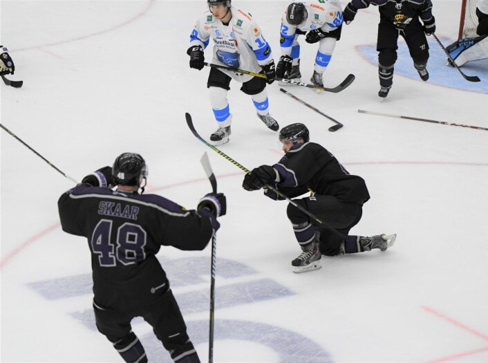Slovakiske Kristian Kucera jubler etter sin scoring som ga Grüner 3-0-ledelse. Foto: Christian Boger Slovakiske Kristian Kucera jubler etter sin scoring som ga Grüner 3-0-ledelse. Foto: Christian Boger
