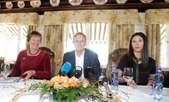 19. oktober 2015 ble byrådserklæringen for Ap/SV/MDG-byrådet lagt frem av Marianne Borgen (SV), Raymond Johansen (Ap) og Lan Marie Nguyen Berg (MDG) på Østmarksstra. Foto: Vidar Ruud / NTB scanpix 19. oktober 2015 ble byrådserklæringen for Ap/SV/MDG-byrådet lagt frem av Marianne Borgen (SV), Raymond Johansen (Ap) og Lan Marie Nguyen Berg (MDG) på Østmarksstra. Foto: Vidar Ruud / NTB scanpix