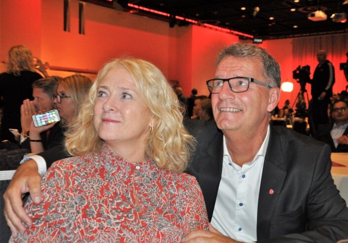 Finansbyråd Robert Steen (Ap) og ektefellen Trude Steen under Arbeiderpartiets valgvake sist uke. Foto: Arnsten Linstad Finansbyråd Robert Steen (Ap) og ektefellen Trude Steen under Arbeiderpartiets valgvake sist uke. Foto: Arnsten Linstad