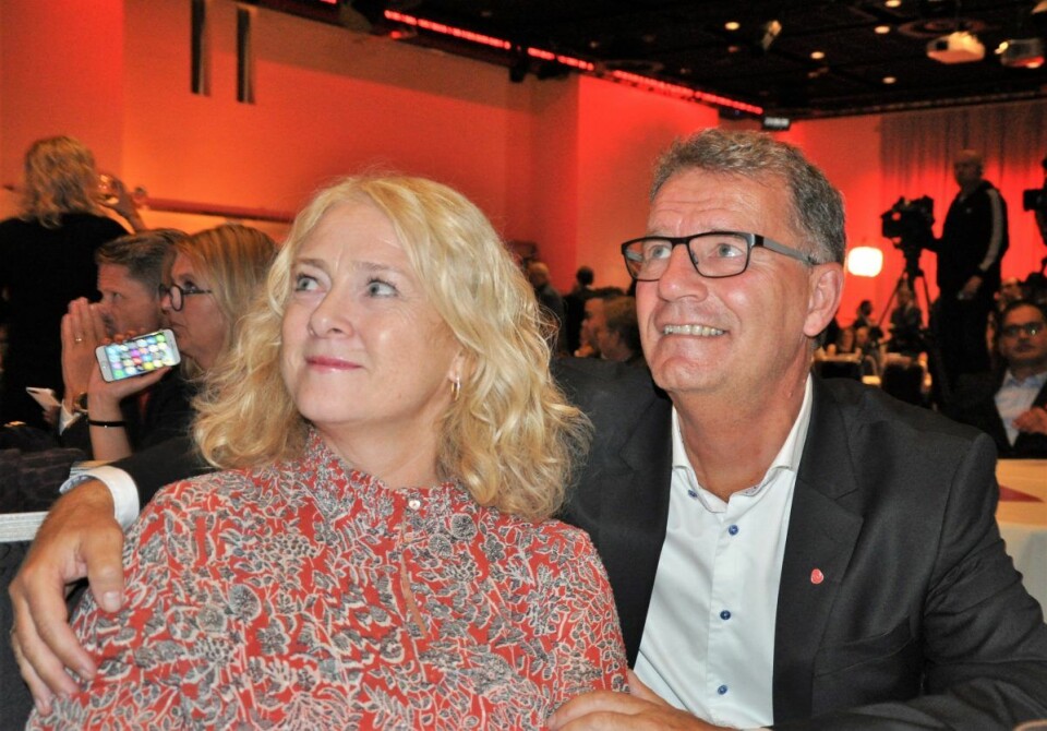 Finansbyråd Robert Steen (Ap) og ektefellen Trude Steen under Arbeiderpartiets valgvake sist uke. Foto: Arnsten Linstad