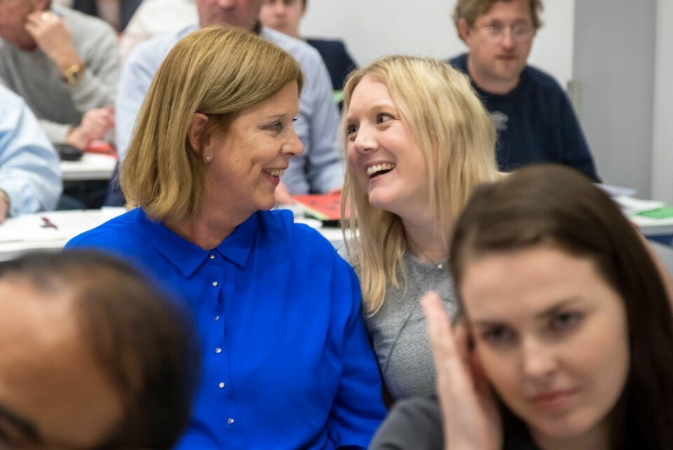 Frps første- og andrekandidat, Aina Stenersen og Camilla Wilhelmsen, smilte under nominasjonsmøtet i desember i fjor. Men nå opplever Frp at Høyre og Venstre forsøker å spille dem utover sidelinjen i Oslo-politikken. Foto: Heiko Junge / NTB scanpix