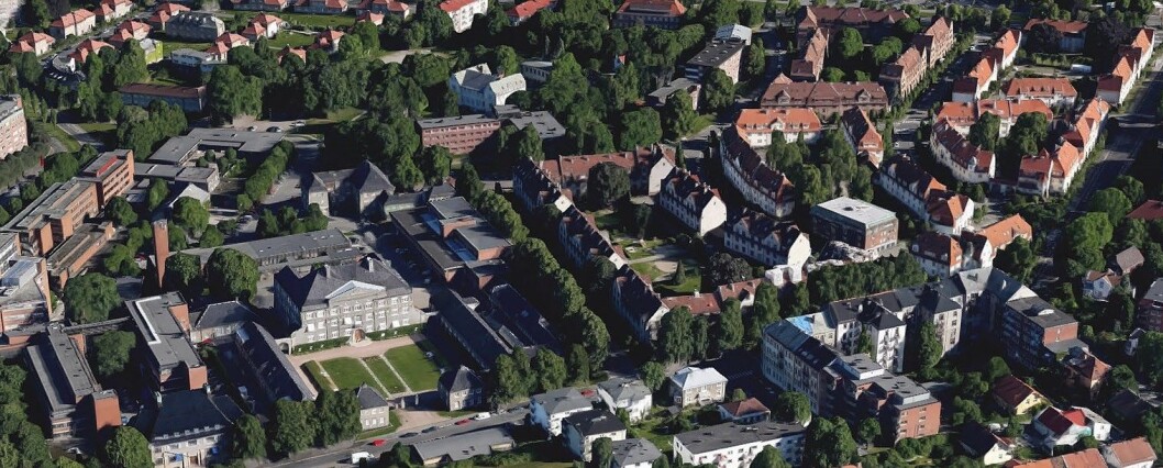 Veterinærhøyskolen på Adamstuen selges nå ut, siden staten ikke lenger har noen bruk for eiendommen etter at Veterinærhøyskolen flytter til Ås. Foto Google Maps Veterinærhøyskolen på Adamstuen selges nå ut, siden staten ikke lenger har noen bruk for eiendommen etter at Veterinærhøyskolen flytter til Ås. Foto Google Maps
