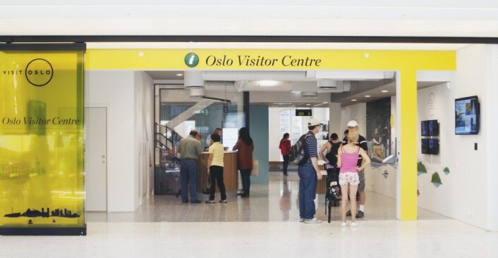 Turistkontoret til Visitor Centre i Østbanehallen har hatt 2100 besøkende per dag i perioden mai-august i snitt,. Foto: Mona Lindseth / VisitOslo Turistkontoret til Visitor Centre i Østbanehallen har hatt 2100 besøkende per dag i perioden mai-august i snitt,. Foto: Mona Lindseth / VisitOslo
