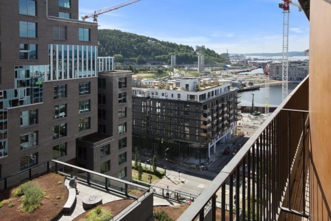 I Oslo ligger leilighetene sentralt til i områder på begge sider av Oslo S, med Teaterkvartalet på den ene siden og Barcode- og Opera-byggene og Sørenga på den andre. Foto: Bjørvika Apartments I Oslo ligger leilighetene sentralt til i områder på begge sider av Oslo S, med Teaterkvartalet på den ene siden og Barcode- og Opera-byggene og Sørenga på den andre. Foto: Bjørvika Apartments